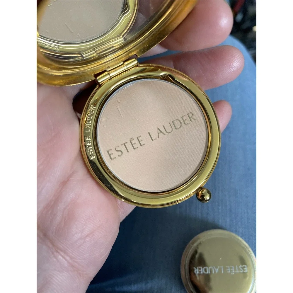 Estee Lauder Lucidity 02 Light Medium Translucent Pressed Powder Mini Compact .1
